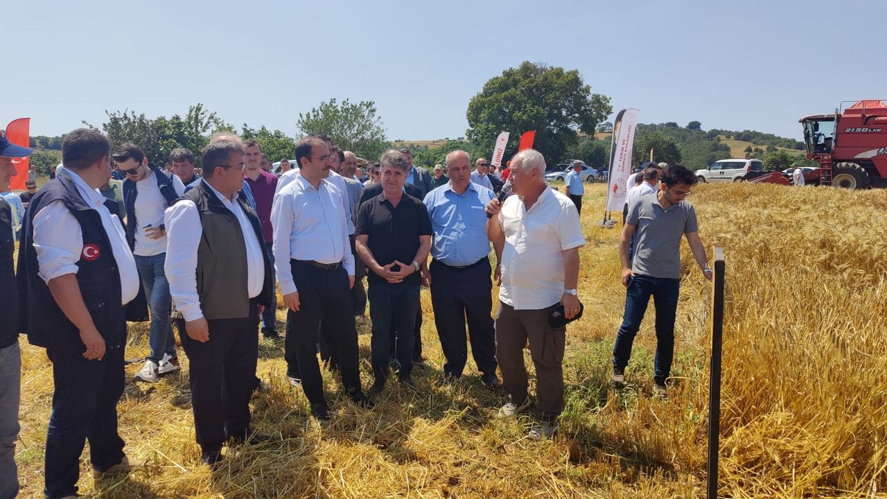 Türkiye’nin en büyük demonstrasyon alanında hasat töreni yapıldı