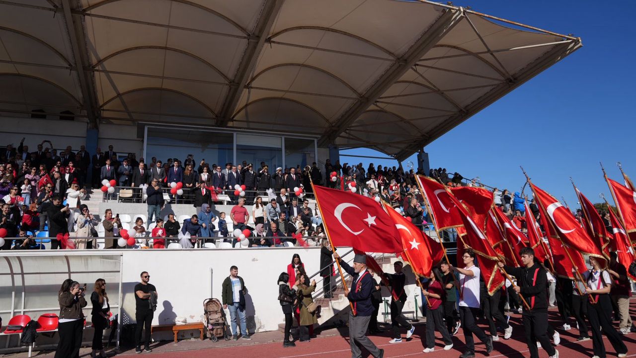 Biga, Cumhuriyet'i büyük bir coşku ile kutladı