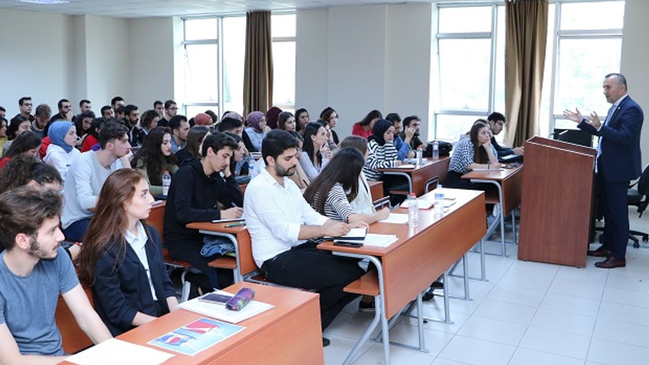 Baro Başkanından Öğrencilere "Halkla İlişkiler" Dersi