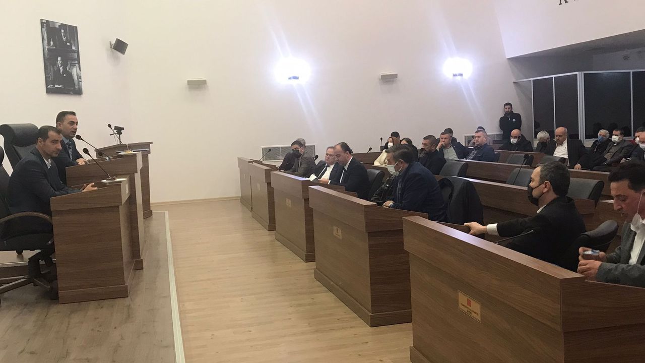 Meclis'te Atatürk'e hakaret tartışması