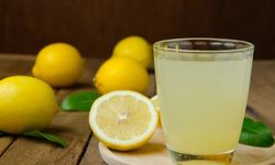 Limonlu su efsanesi: Gerçekten de sağlığınıza faydalı mı?