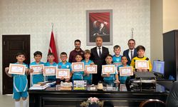 Biga’da şampiyon minikler ödüllendirildi