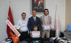 Başarılı öğrenciler ödüllendirildi
