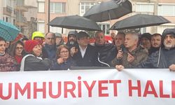 CHP’den Emekli Maaşlarına Çanakkale’de Yağmur Altında Protesto