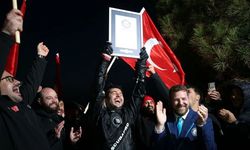 Çanakkale'de dünya rekoru: Mazlum Kibar 36 saat su altında kaldı