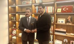 Rekortmen dalgıçtan İsmail Kaşdemir'e anlamlı ziyaret