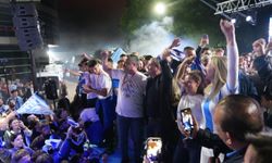Bigaspor’un şampiyonluk coşkusu Biga Belediye Meydanı’nda kutlandı