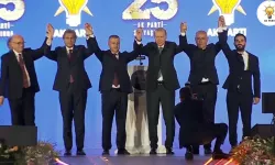 Eceabat Belediye Başkanı Saim Zileli AK Parti’ye Geçti: Rozetini Erdoğan Taktı