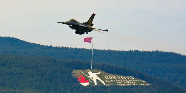 SOLOTÜRK'ten 111. Yıl Gökyüzü Selamı