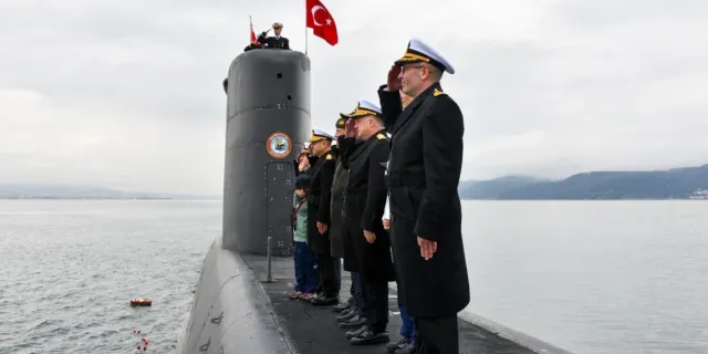 Dumlupınar şehitleri Çanakkale'de törenlerle anıldı