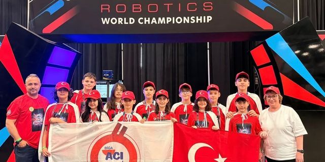 Biga Açı Koleji robotik takımı dünya şampiyonasından ödülle döndü