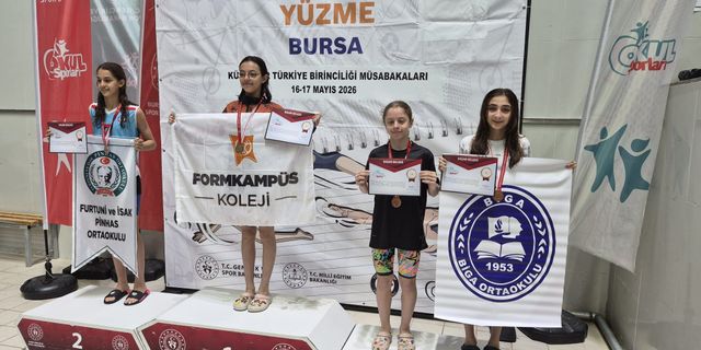 Biga Ortaokulu öğrencisi Melek Gülce Çelik Türkiye 3.'sü oldu