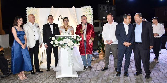 Biga'da Borazan ve Güder ailelerinin mutlu günü