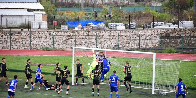 Bigaspor Evinde 2 Golle Kazandı: 1922 Akşehirspor'u 2-0 Mağlup Etti