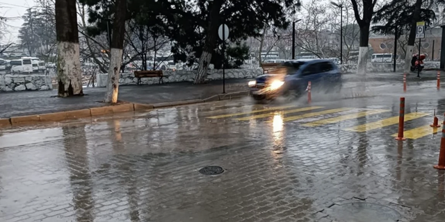Biga Kaymakamlığı’ndan çok kuvvetli sağanak yağış uyarısı