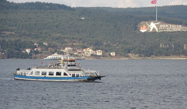 Bozcaada'ya tüm feribot seferleri iptal edildi