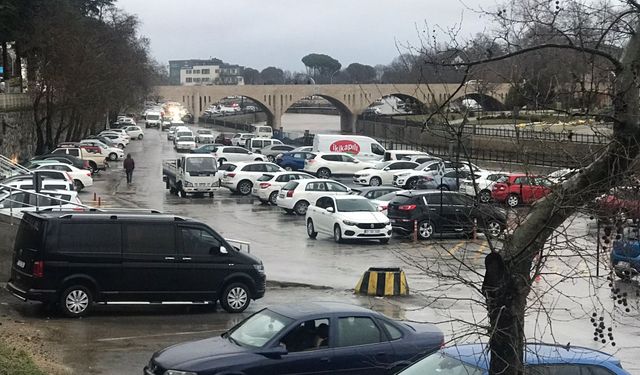 Biga Belediyesi'nden 'Araçları kaldırın' uyarısı