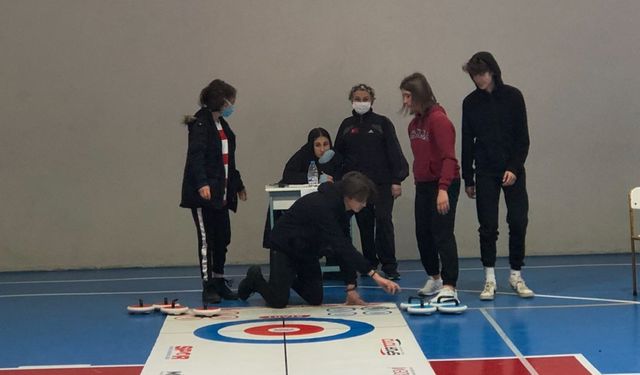 Çanakkale'nin tek curling hakemi Balıkesir'de görev aldı