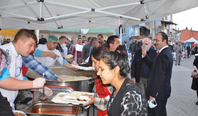 Kaymakam Dolu, şehitlikte iftar verdi