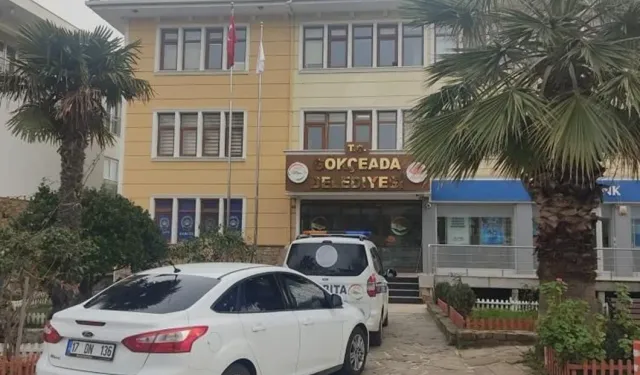 Masalar, yumruklar havada uçuştu...