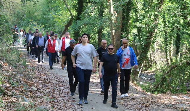 Dünya Yürüyüş Günü'nde sağlıklı yaşam için yürüdüler