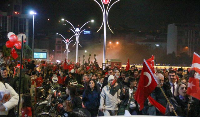 Cumhuriyet Yürüyüşü'nde büyük coşku...