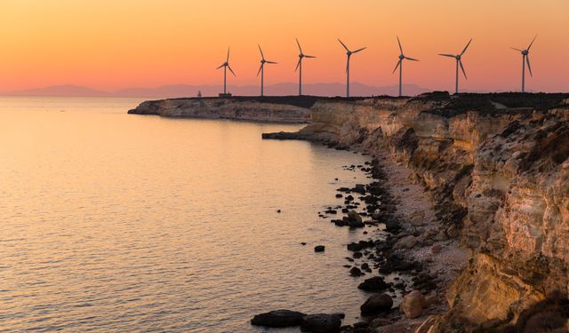 ADA AKLIMDAN ÇIKMIYOR