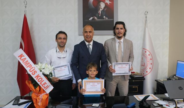 Başarılı öğrenciler ödüllendirildi