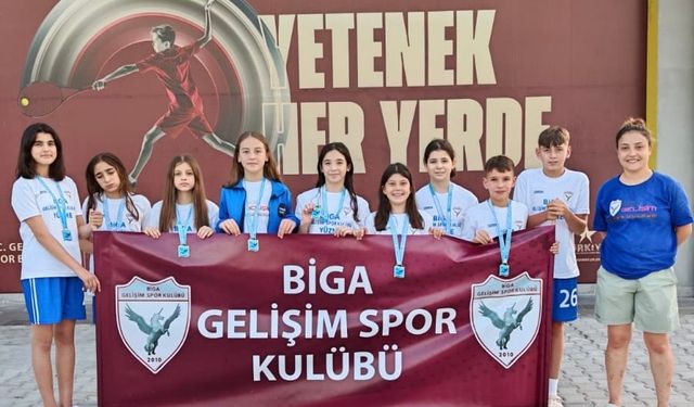 Biga Gelişim Yüzme Takımı Konya'yı salladı