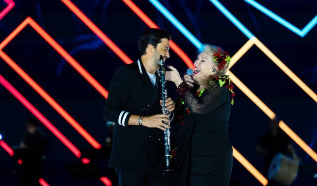 Çanakkale’de Suzan Kardeş ve Serkan Çağrı Coşkusu