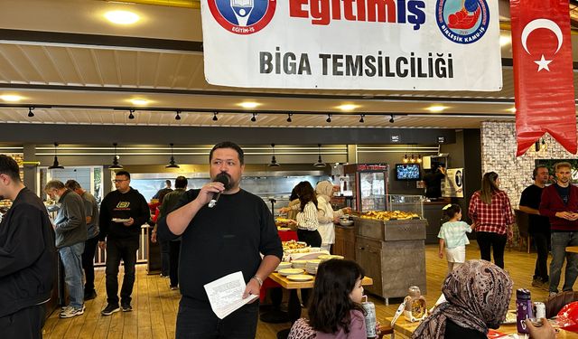 Eğitim İş, hem kahvaltıda buluştu, hem de Cumhuriyet'i kutladı