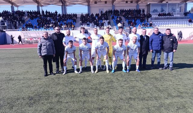 Bigaspor 10 kişi kaldı, hakemin kararları tartışma yarattı