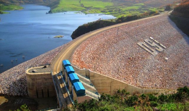 Biga’da baraj ve göletlerde su seviyesi yükseldi
