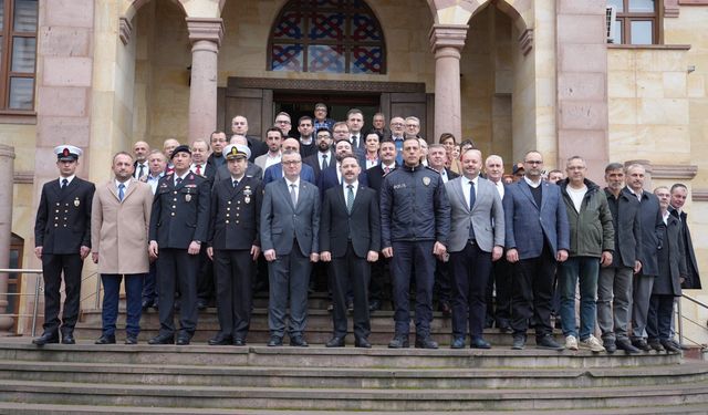 Biga’da resmi bayramlaşma töreni gerçekleştirildi