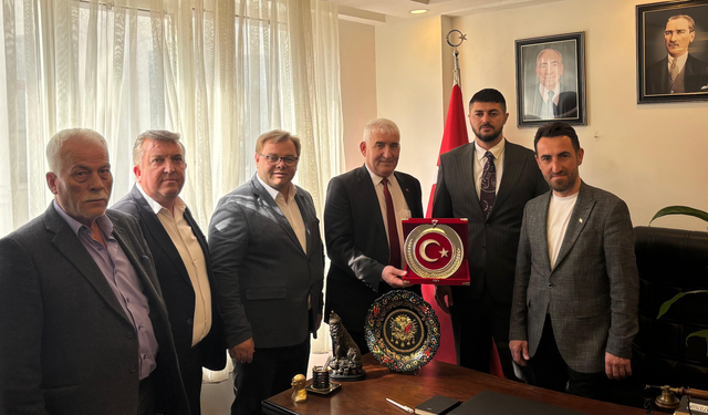 Biga oda başkanlarından Salih Altınkaya’ya hayırlı olsun ziyareti