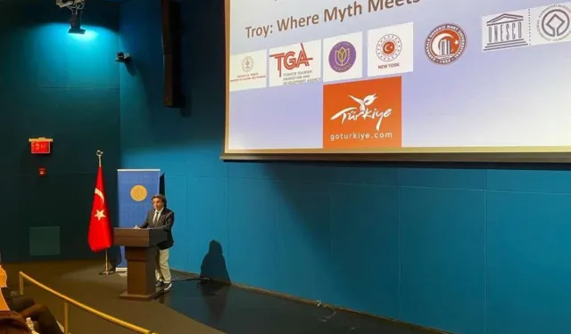 Prof. Dr. Rüstem Aslan Troya’yı New York’ta Anlattı