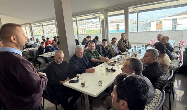 Balıklıçeşmespor yarı finalde Küçükkuyu Gençlerbirliği ile karşılaşıyor