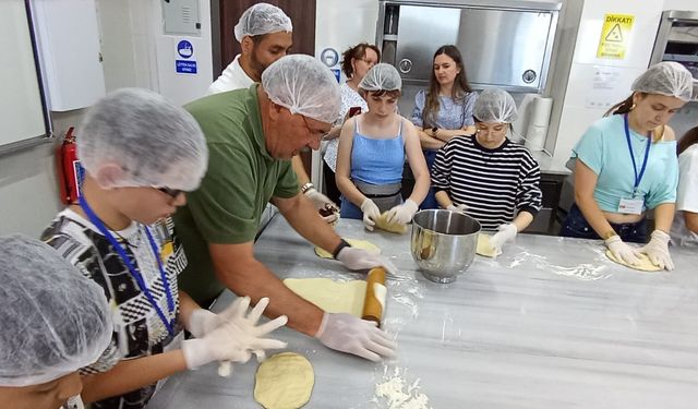 Diyarbakırlı Ekrem Ergün İlkokulu Erasmus+ projesinde mutfakta sıfır atık
