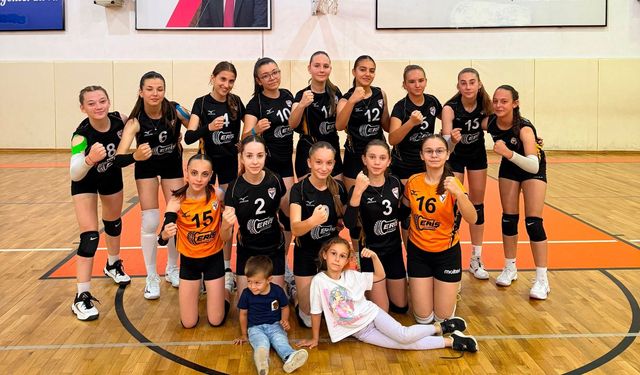 Biga'dan Çanakkale voleyboluna damga: 3 takım birden yarı finalde