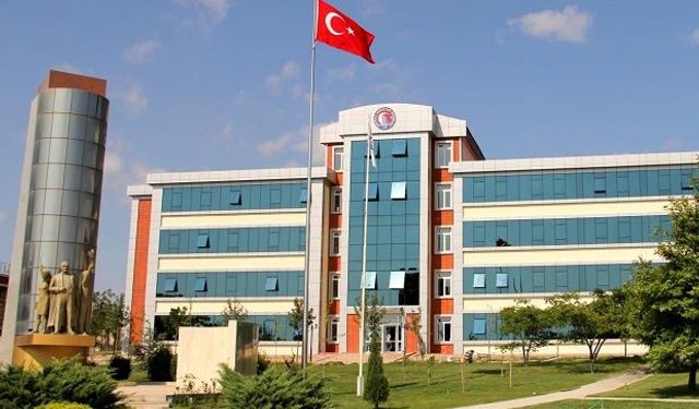 İşi yapan akademisyenler, parayı götüren şirketler!