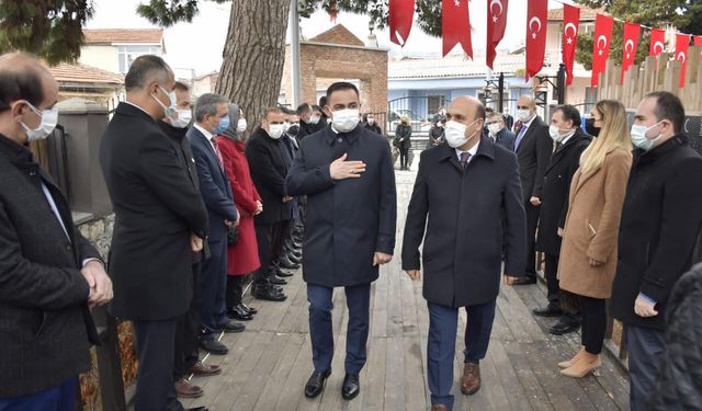 18 Mart Deniz Zaferi'nin 106.yıl Törenleri Çelenk Sunumuyla Başladı