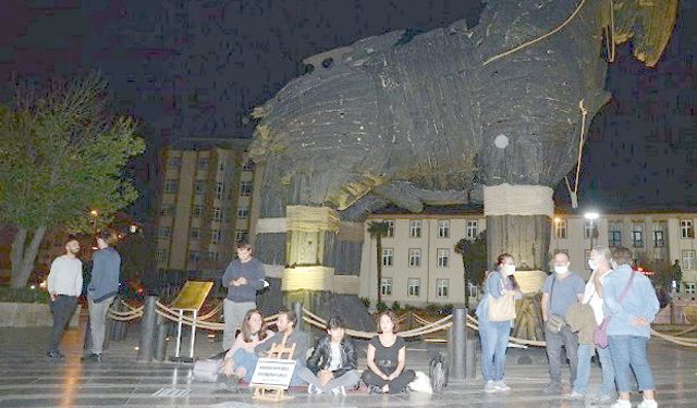 ÇOMÜ Öğrencileri “Barınma Hakkımız Derhal Sağlansın”