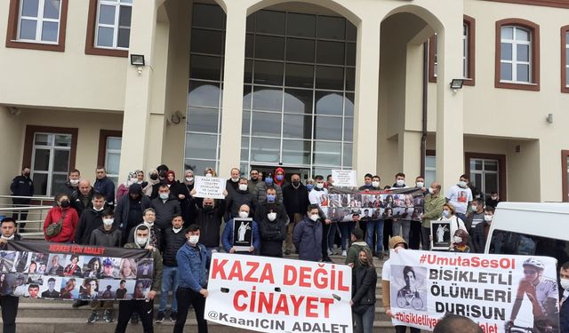 Arkadaşları Biga Adliyesi önünde: "Kaza değil, cinayet"