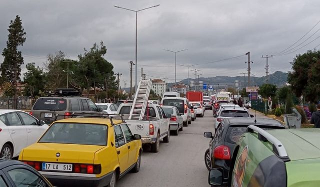 Trafik çilesi isyan ettirdi