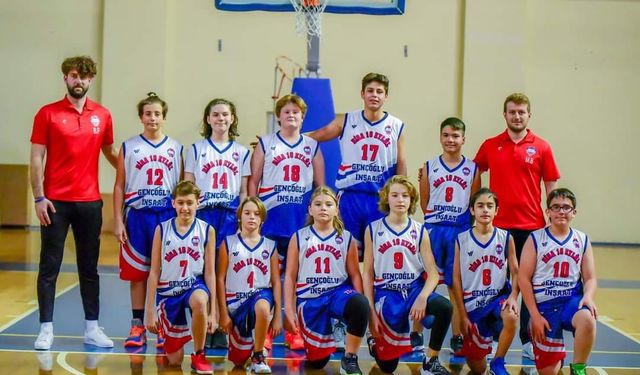 Minik basketbolcularımız liderlik koltuğunda