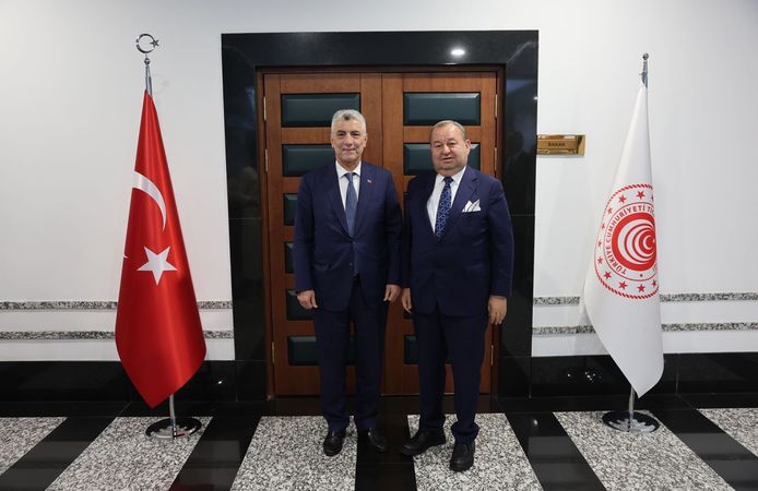 Başkan Şadan Doğan; Ticaret Bakanı Ömer Bolat ile görüştü: Gündem Serbest Bölge ve Liman…