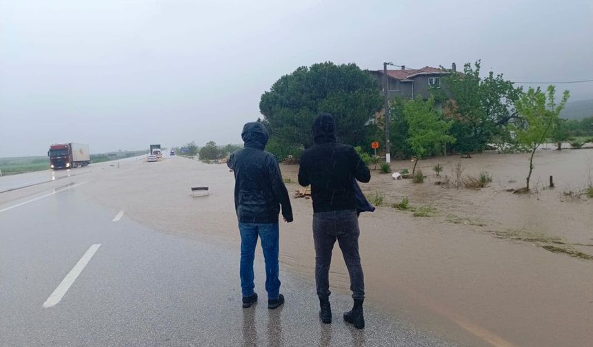 Aşırı yağışlar Biga köylerinde de etkili oldu