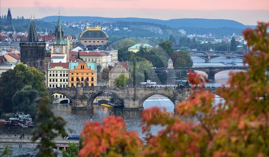 BURALARDA ŞİMDİ SONBAHAR