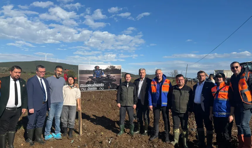 Ahmet Can'ın anısına fidan diktiler...