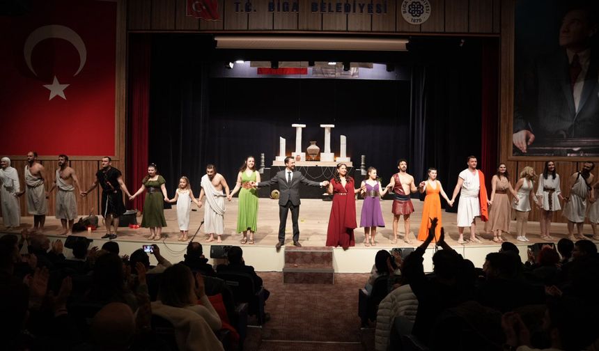Biga İlçe Tiyatrosu’nun "Lysistrata"sı turneye hazırlanıyor